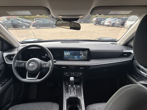 Used 2025 Nissan Kicks SV image 31