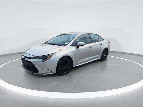 Used 2026 Toyota Corolla LE FWD image 4