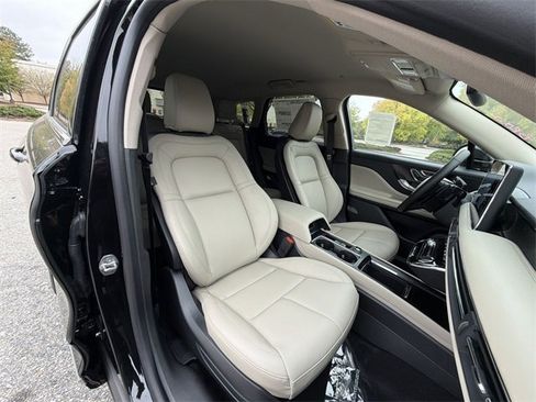 New 2026 Lincoln Corsair Premiere image 27