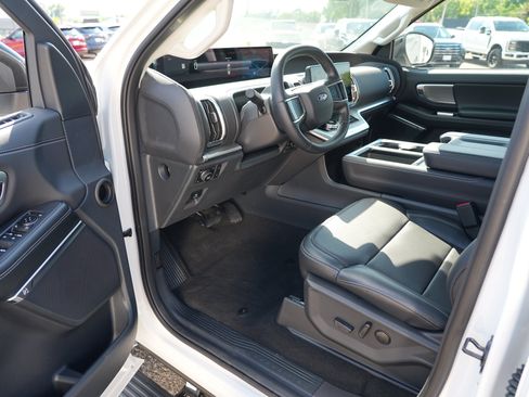 New 2026 Ford Expedition Platinum w/ Driver's Package AWD/4WD image 15