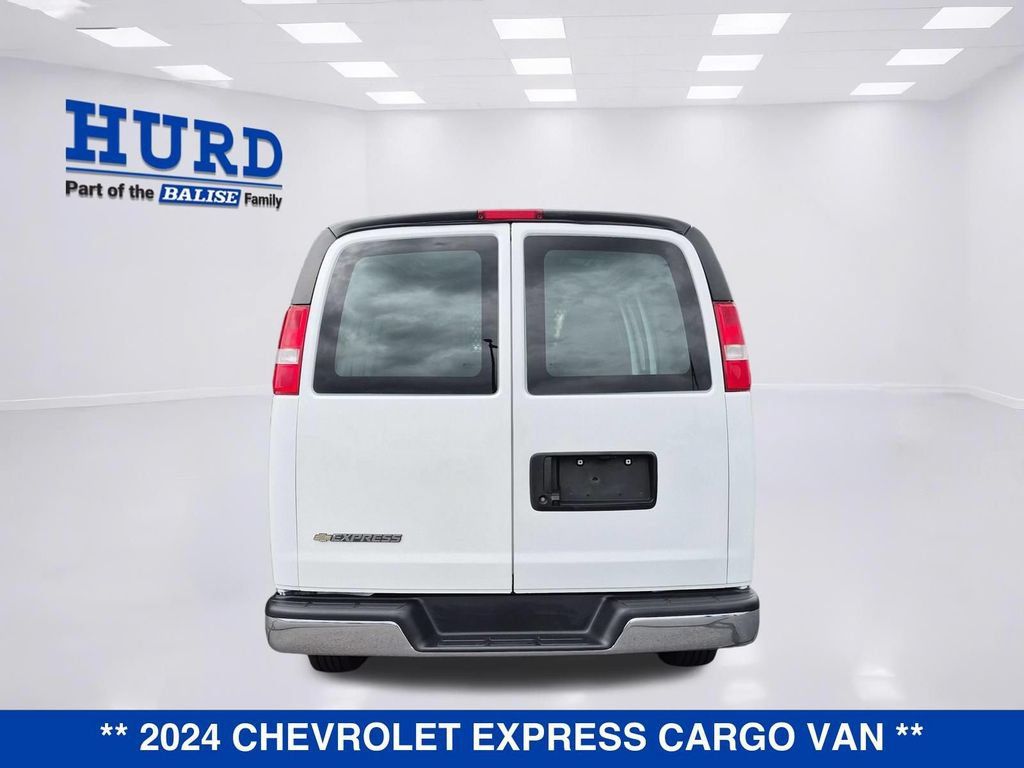 Used 2024 Chevrolet Express 2500 w/ Driver Convenience Package RWD image 4