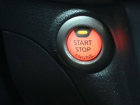 Used 2016 Nissan Sentra SV FWD image 17