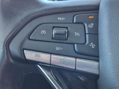 Used 2025 Cadillac XT6 Premium Luxury FWD image 36