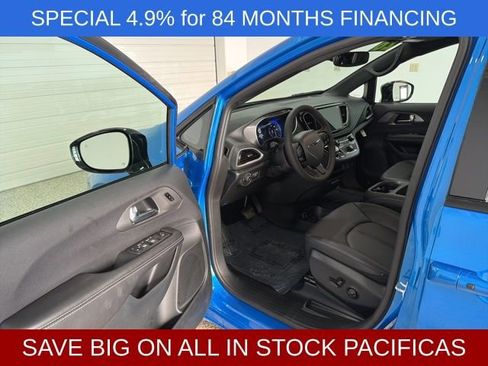 New 2026 Chrysler Pacifica Select w/ S Appearance Package image 13