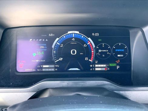 Certified 2025 Toyota Sequoia SR5 image 24