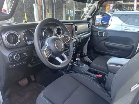 Used 2023 Jeep Wrangler Unlimited Rubicon 4xe image 13