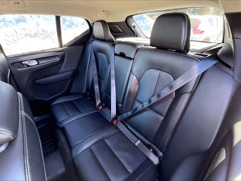 Certified 2024 Volvo XC40 B5 Plus w/ Protection Package Premier image 19