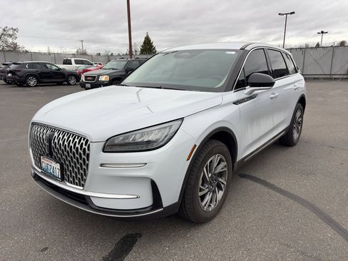 Used 2025 Lincoln Corsair AWD image 3