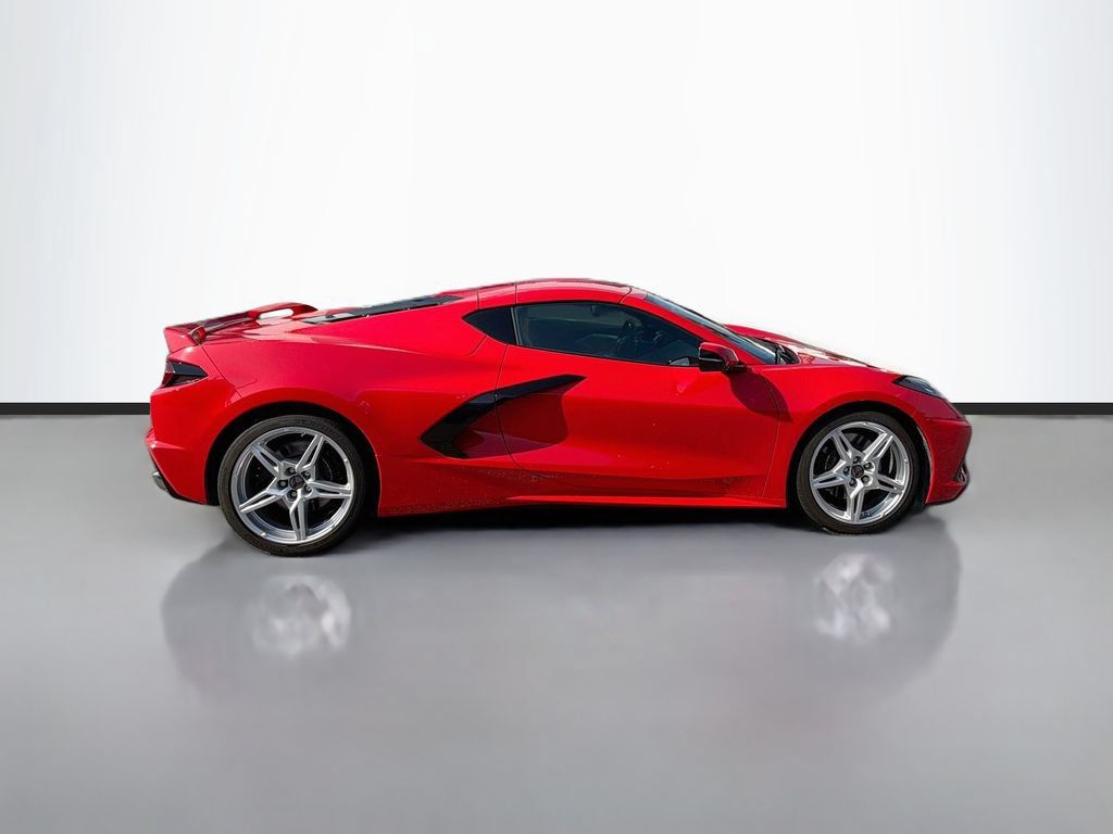Used 2021 Chevrolet Corvette Stingray Preferred Cpe w/ Z51 Performance Package RWD image 4