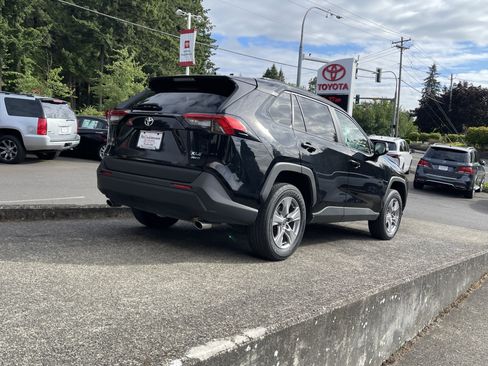 Certified 2025 Toyota RAV4 XLE AWD/4WD image 7