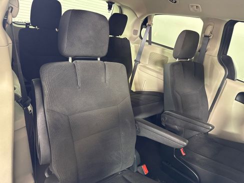 Used 2017 Dodge Grand Caravan SE w/ Power Window Group image 21