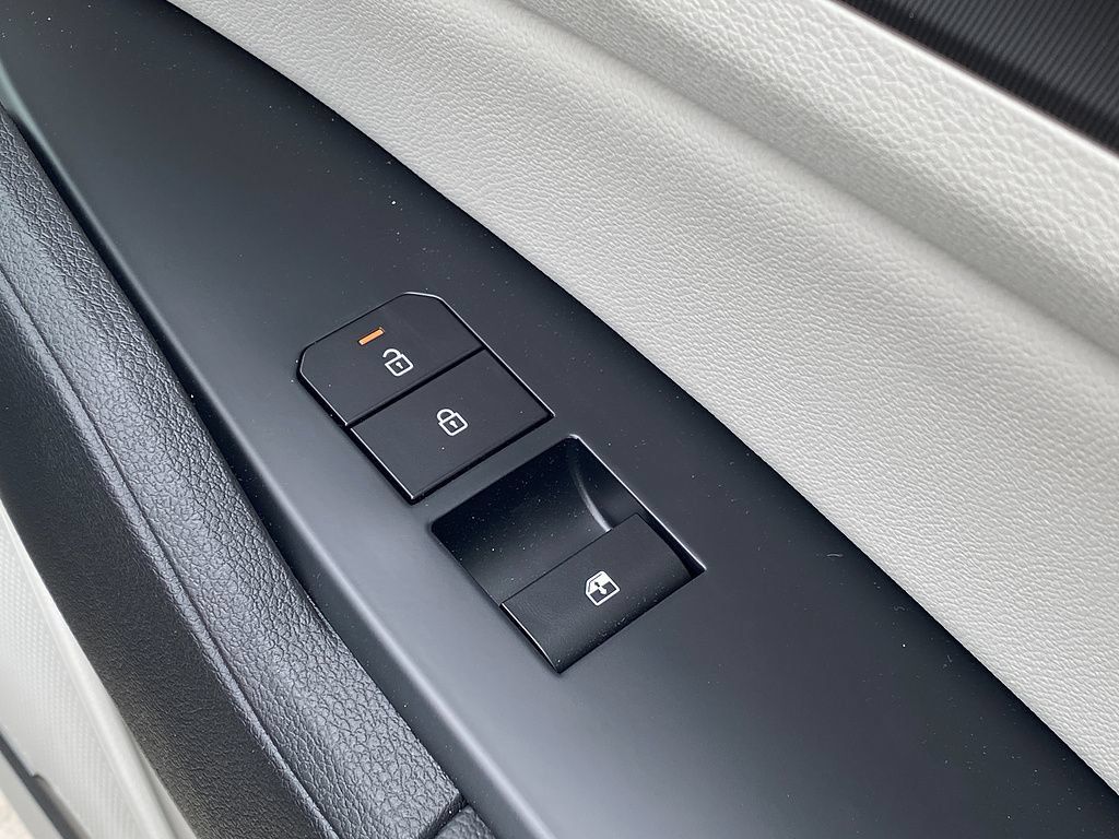 New 2026 Kia Sportage EX FWD image 25