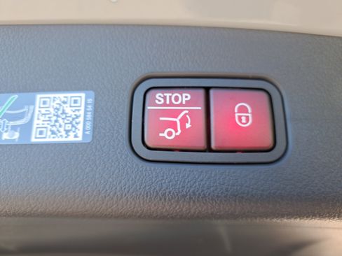 New 2026 Mercedes-Benz GLC 300 image 13