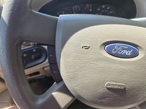 Used 2007 Ford Taurus SE FWD image 19