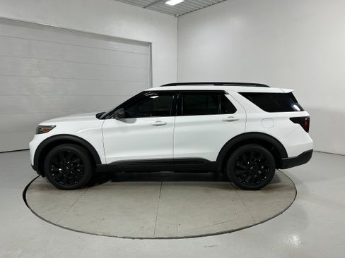 Used 2020 Ford Explorer XLT AWD/4WD image 20