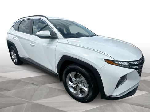 Used 2024 Hyundai Tucson SEL FWD image 2