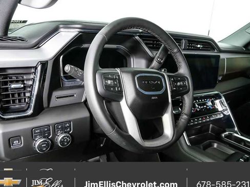 Used 2025 GMC Sierra 2500 Denali image 4