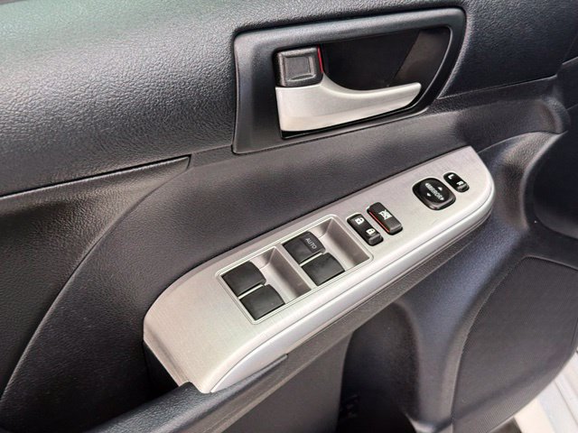Used 2013 Toyota Camry SE FWD image 14