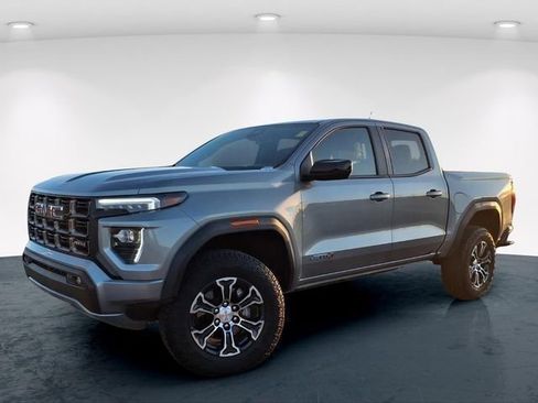 Used 2025 GMC Canyon AT4 AWD/4WD image 2