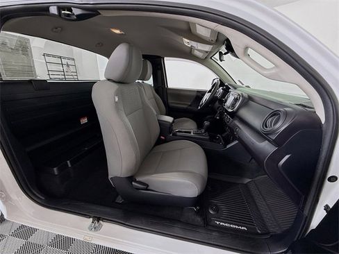 Certified 2018 Toyota Tacoma SR image 21
