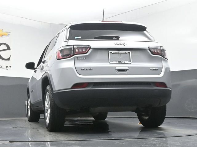 Used 2024 Jeep Compass Latitude AWD/4WD image 58