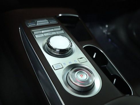 Used 2022 Genesis GV70 2.5T w/ Advanced Package image 28