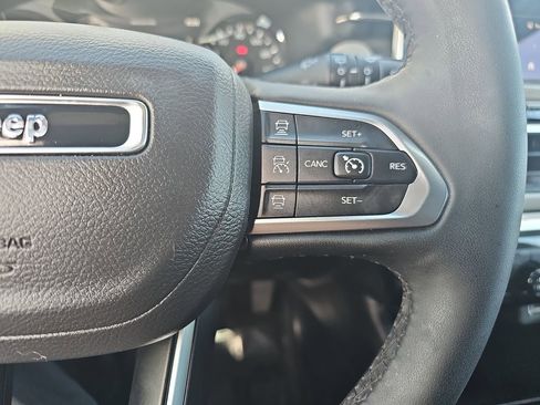 Used 2024 Jeep Compass Limited image 17