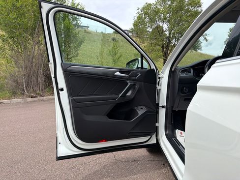Used 2019 Volkswagen Tiguan SEL Premium AWD/4WD image 10