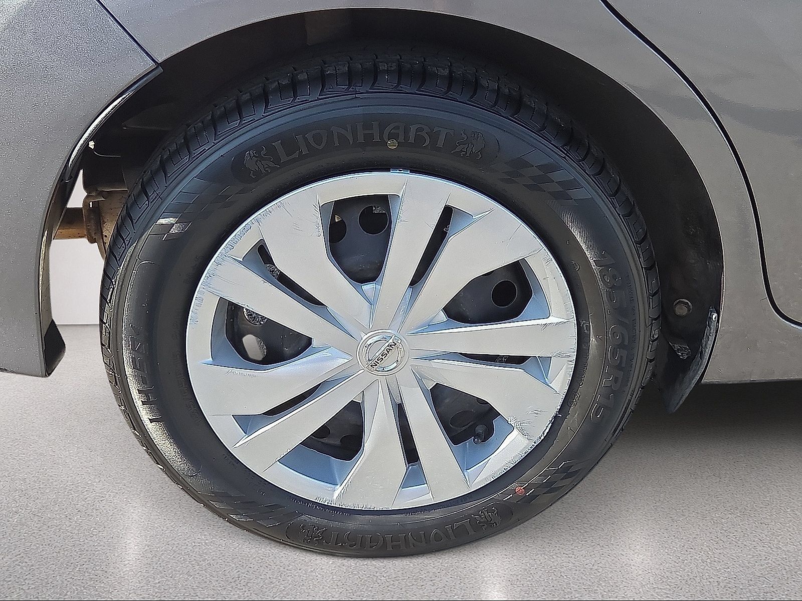Used 2019 Nissan Versa Note SV FWD image 17