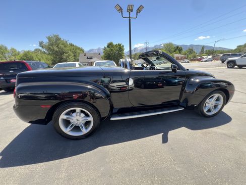 Used 2006 Chevrolet SSR w/ Preferred Equipment Group RWD image 13