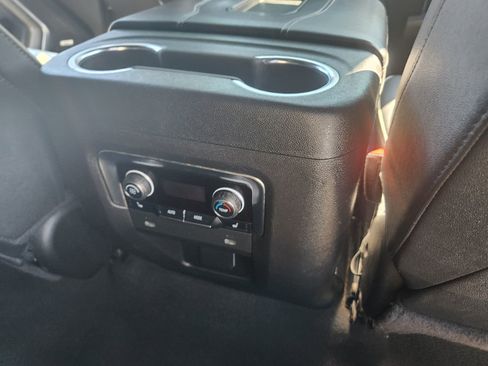 Used 2022 Chevrolet Suburban Premier image 13