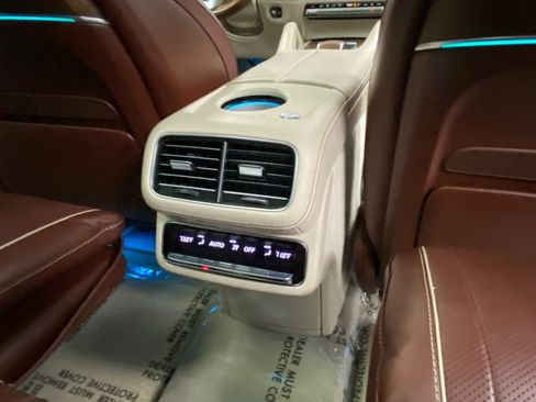 Used 2021 Mercedes-Benz Maybach GLS 600 4MATIC image 45