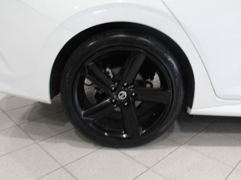 Used 2022 Nissan Sentra SR w/ SR Premium Package image 11