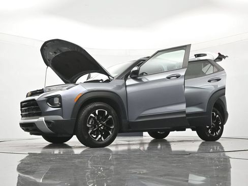 Used 2021 Chevrolet TrailBlazer LT w/ Convenience Package FWD image 48