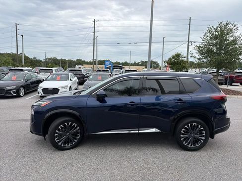 Used 2024 Nissan Rogue Platinum w/ Platinum Premium Package FWD image 4
