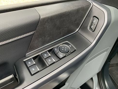 Used 2025 Ford F150 XLT w/ Equipment Group 301A Standard AWD/4WD image 17