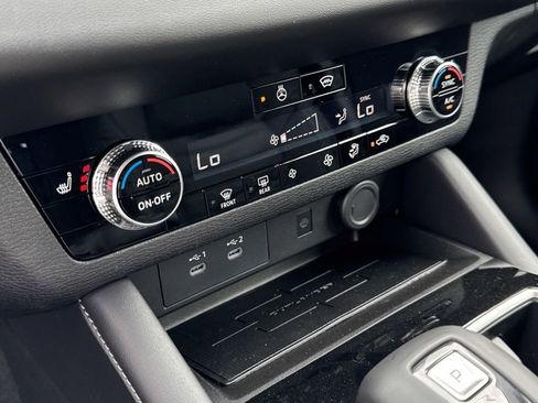 New 2026 Mitsubishi Outlander AWD image 18