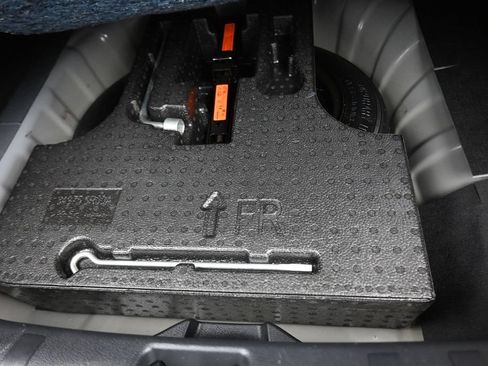 Used 2023 Nissan Kicks SR FWD image 44