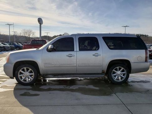 Used 2011 GMC Yukon XL Denali image 5