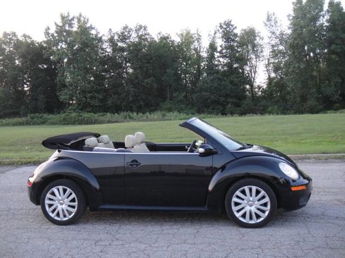 Used 2008 Volkswagen Beetle SE image 16