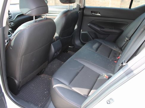 Used 2022 Nissan Altima 2.5 SR w/ Midnight Edition Package image 6