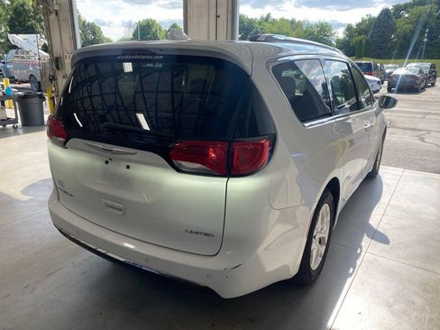 Used 2020 Chrysler Pacifica Limited FWD image 4