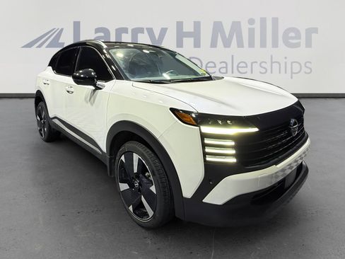 Used 2025 Nissan Kicks SR FWD image 7