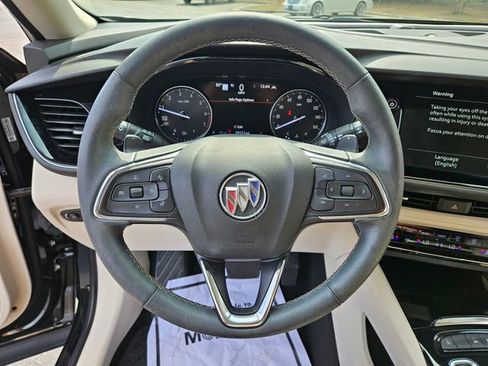 Used 2022 Buick Envision Avenir w/ Technology Package II image 25