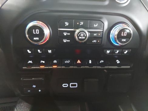Used 2021 GMC Sierra 1500 AT4 w/ AT4 Premium Package AWD/4WD image 25