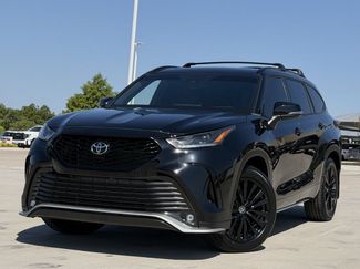 Used 2024 Toyota Highlander XSE FWD video 2