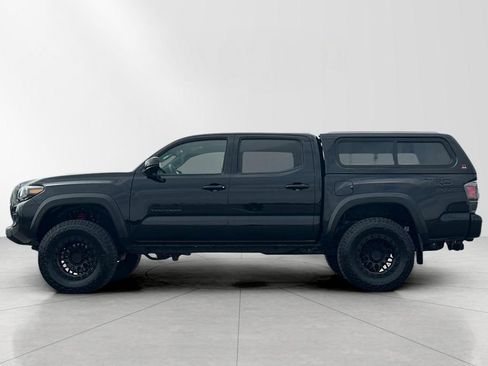 Used 2022 Toyota Tacoma TRD Pro AWD/4WD image 3
