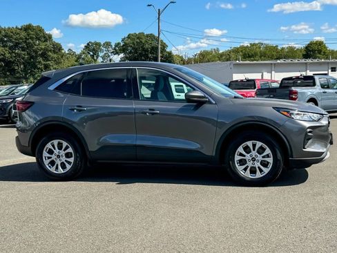 Used 2023 Ford Escape Active w/ Tech Pack #2 AWD/4WD image 2
