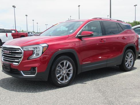 Used 2022 GMC Terrain SLT FWD image 3