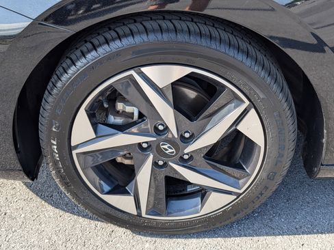 Used 2022 Hyundai Elantra Limited w/ Cargo Package FWD image 29